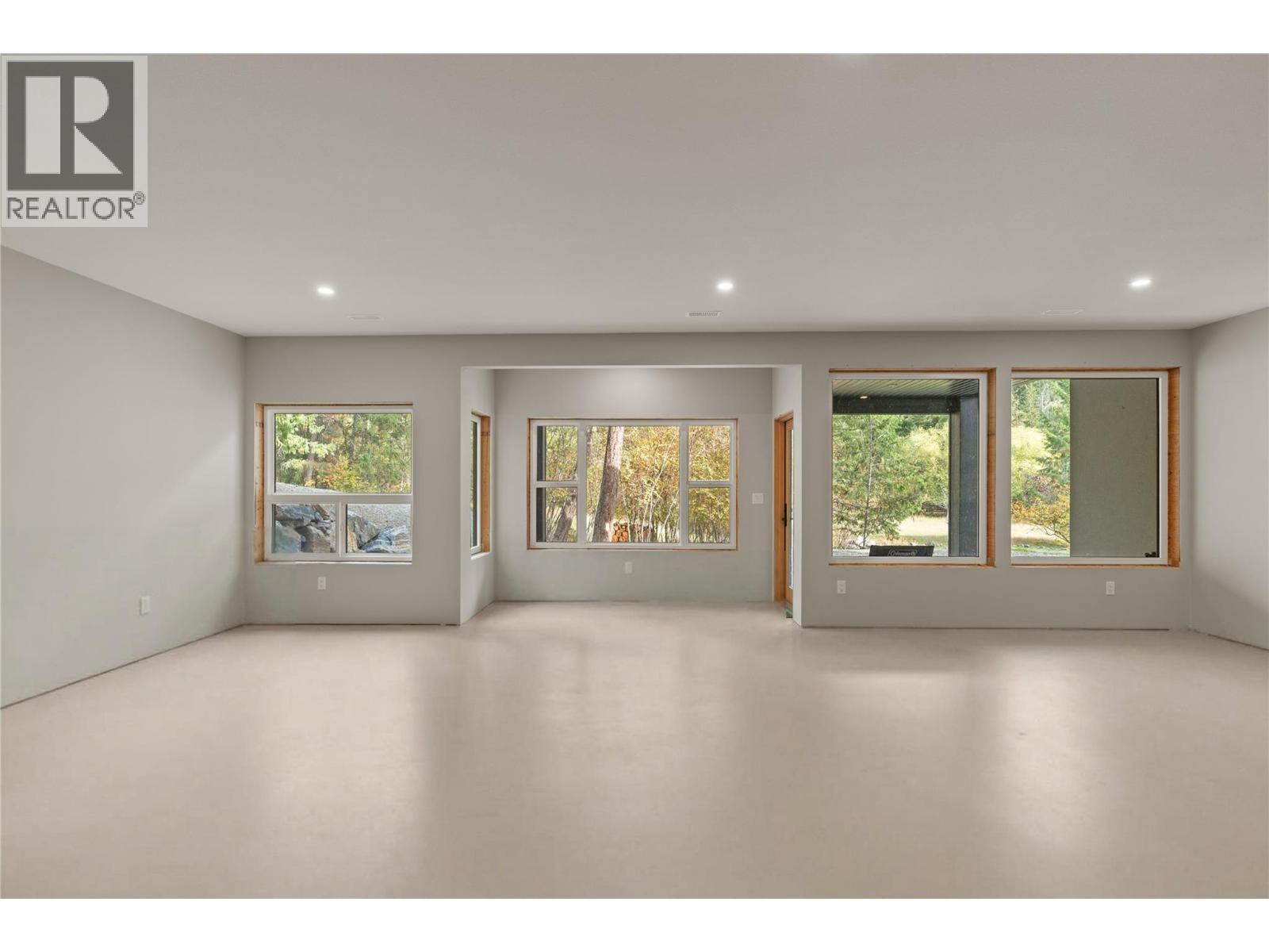 #33 9196 Tronson Road - 40