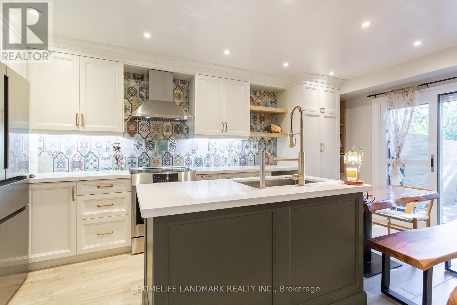 15 Foxglove Court, Markham, ON photo 3
