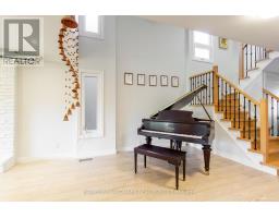 15 Foxglove Court, Markham, ON L3R3Y3 Photo 7
