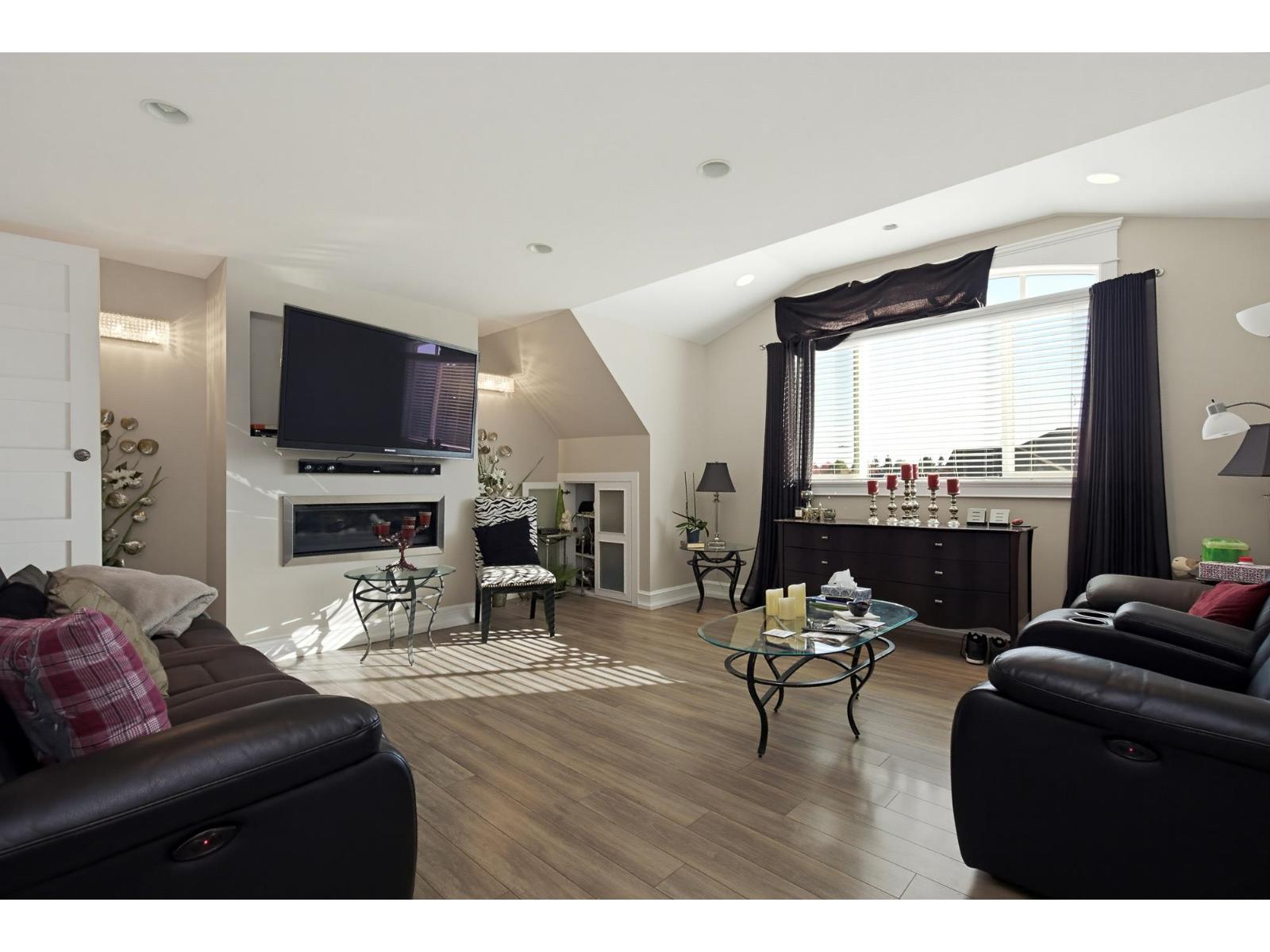 8463 FENNELL STREET, Mission - Image 1