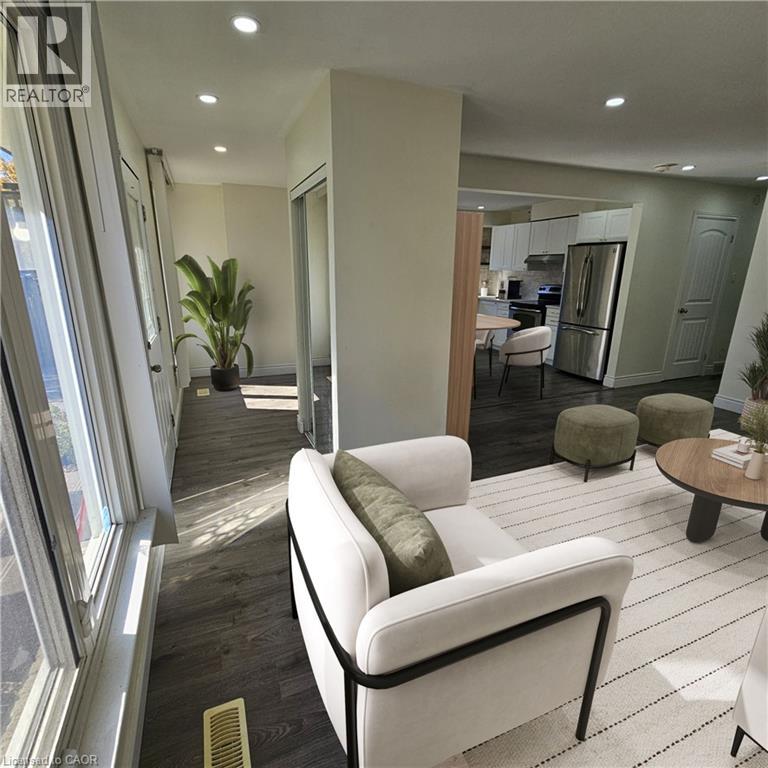 6 PATIENCE Crescent Unit# UPPER, London — photo 3