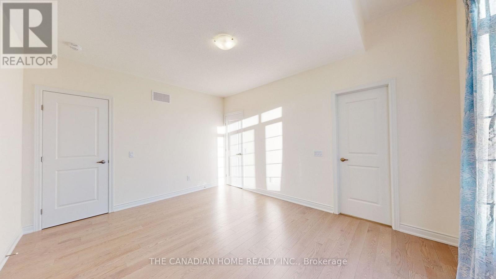 70 STRATFORD DRIVE - 28