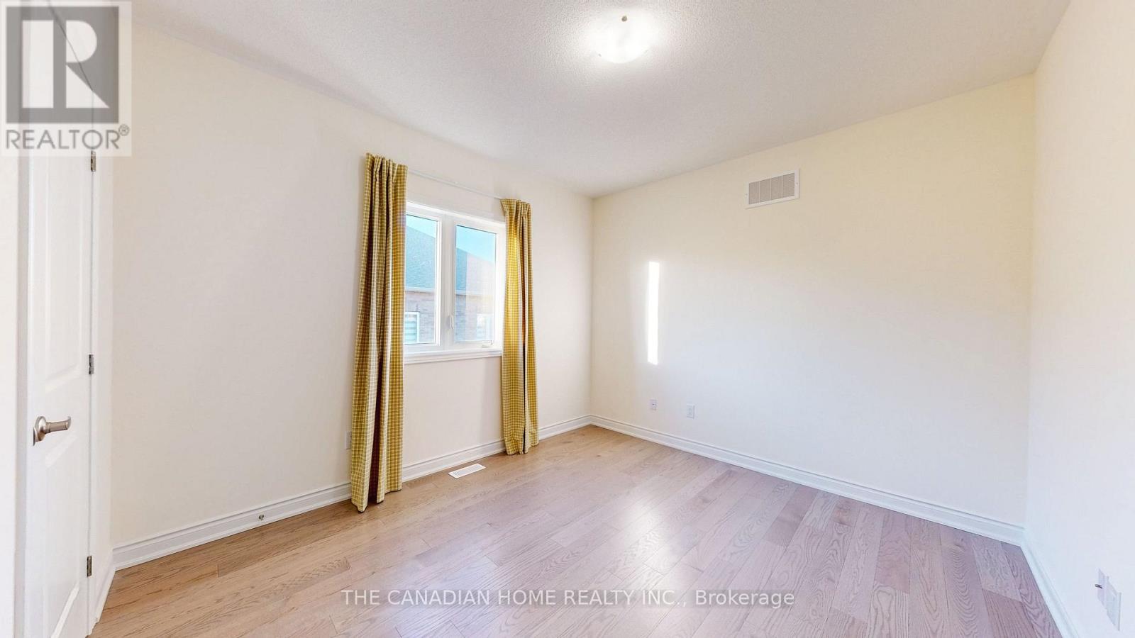 70 STRATFORD DRIVE - 31