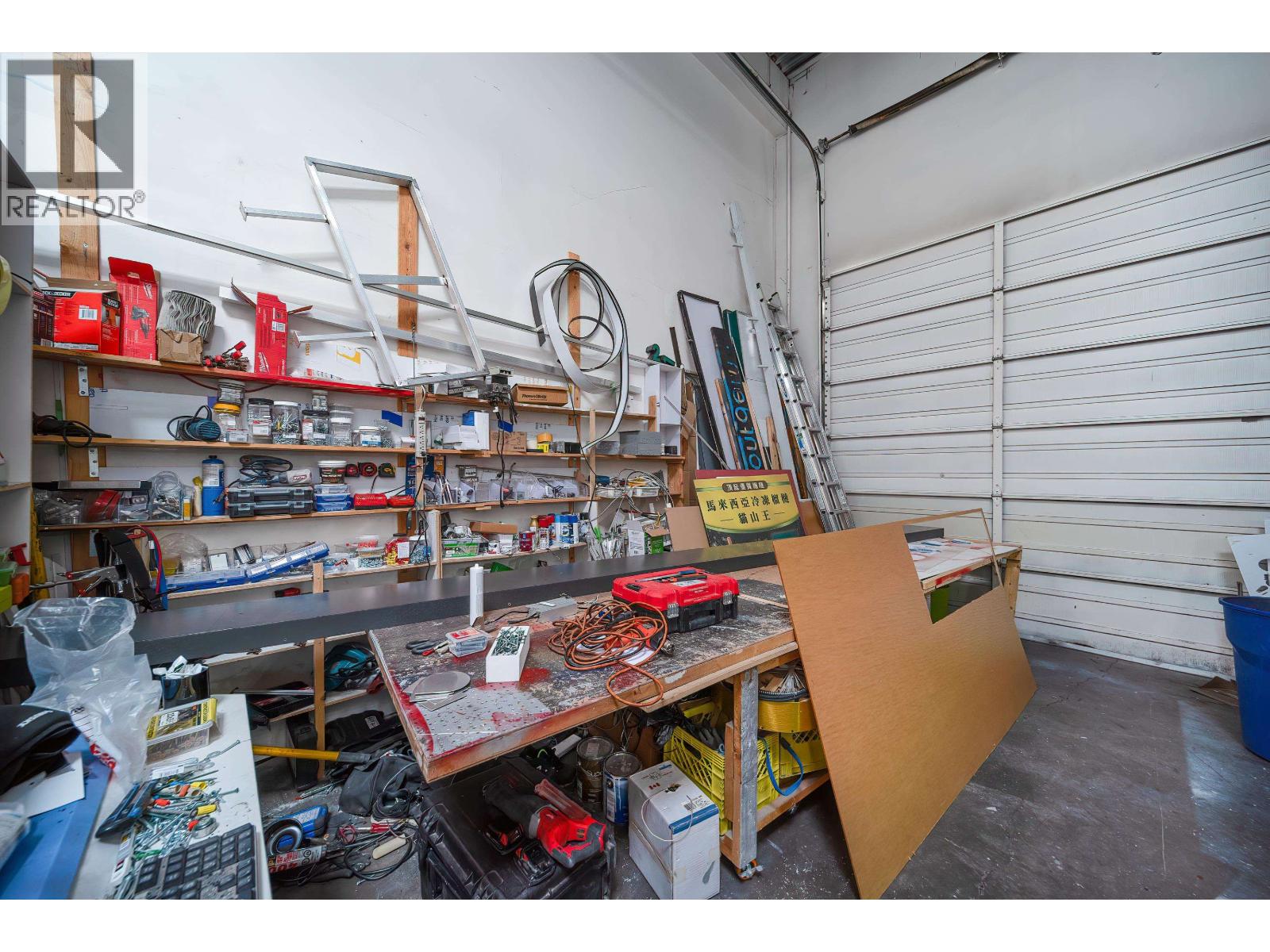 Listing photo 9