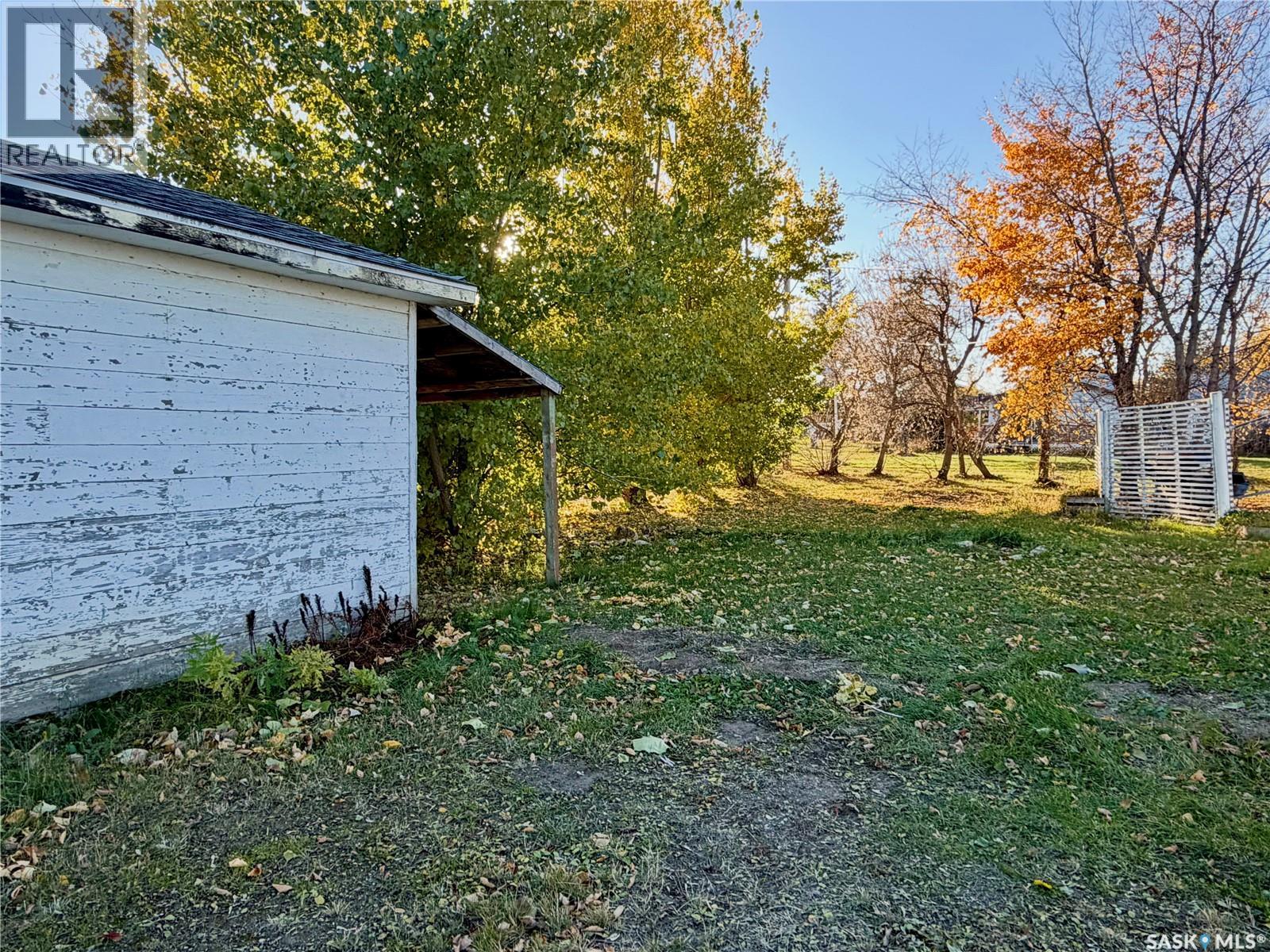 821 2nd AVENUE E, Zenon Park — photo 34