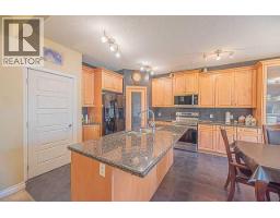 4pc Bathroom - 393 Taralake Landing Ne, Calgary, AB T3J0A6 Photo 11