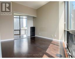 1410 - 832 Bay Street, Toronto, ON M5S1Z6 Photo 12
