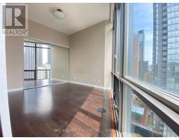 Den - 1410 - 832 Bay Street, Toronto, ON M5S1Z6 Photo 7