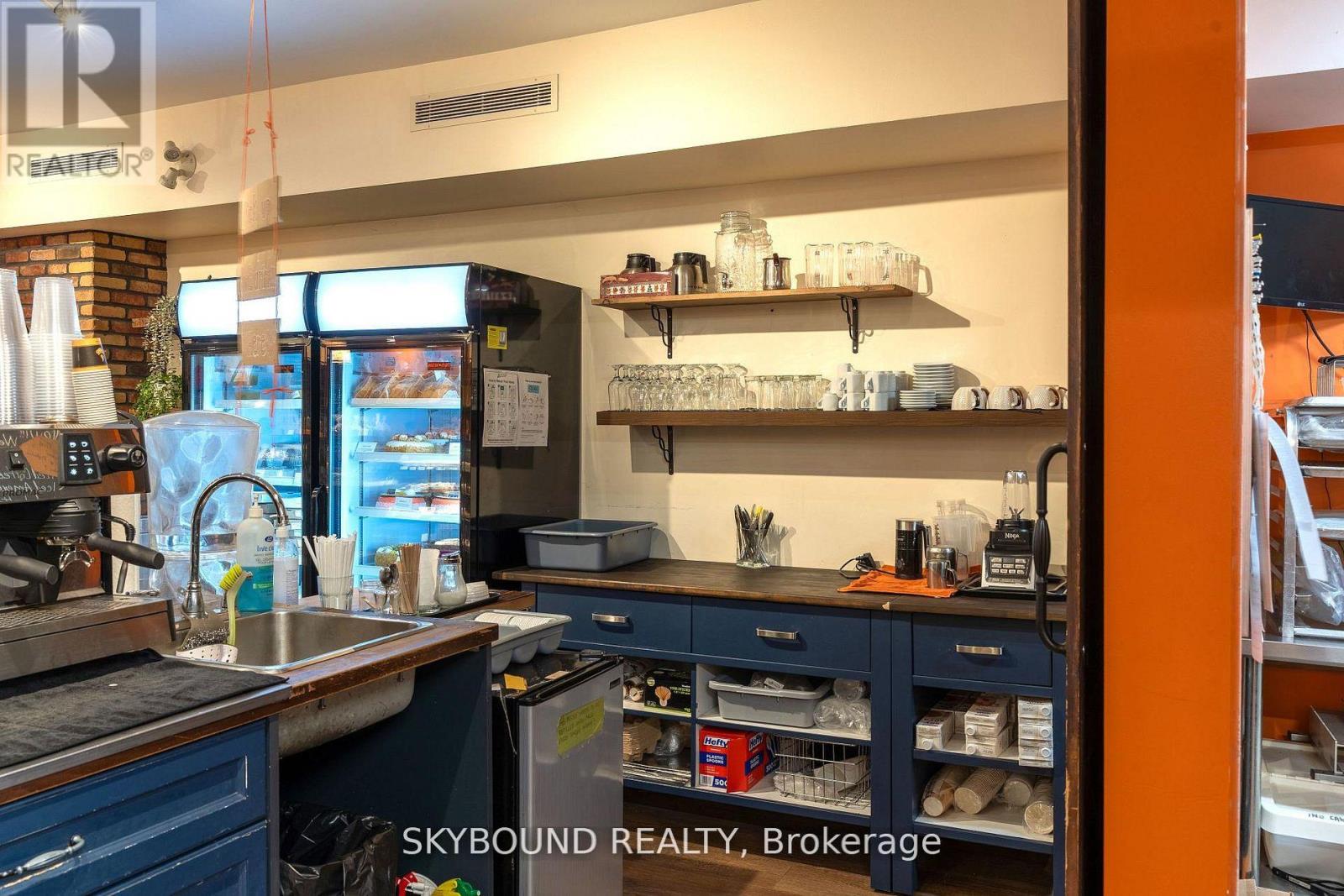 RETAIL UNIT - 1116 EGLINTON AVENUE W, Toronto (Forest Hill North) — photo 10