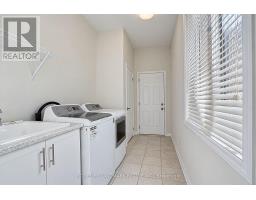 27 Applegate Drive, East Gwillimbury, ON L9N0R2 Photo 19