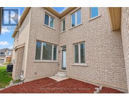 27 Applegate Drive, East Gwillimbury, ON L9N0R2 Photo 47
