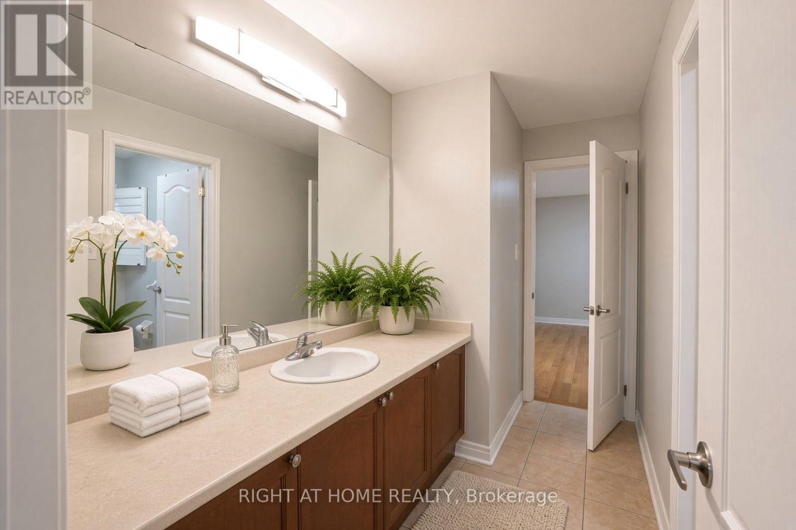 388 Vellore Park Avenue, Vaughan, ON photo 20