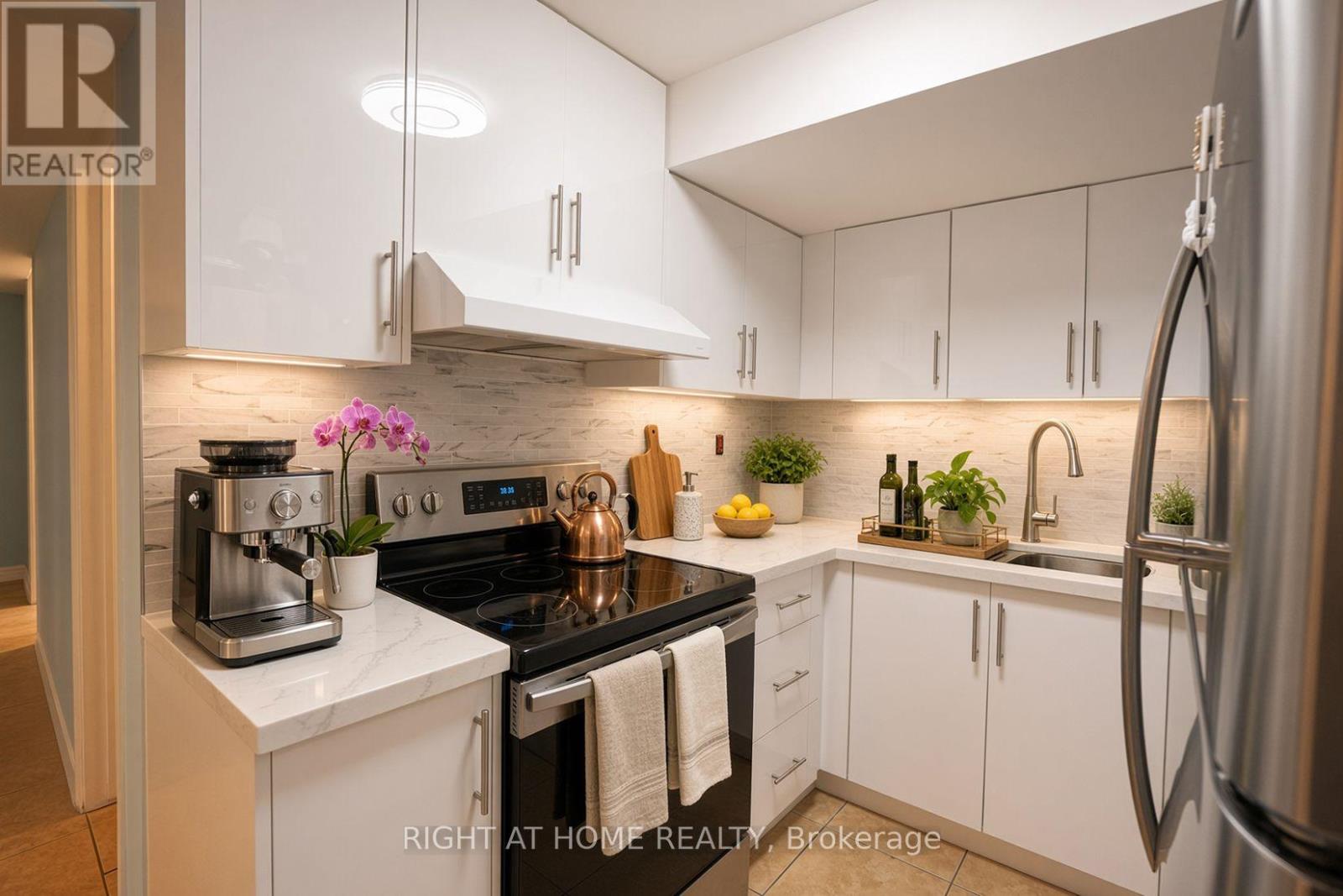 388 Vellore Park Avenue, Vaughan, ON photo 28