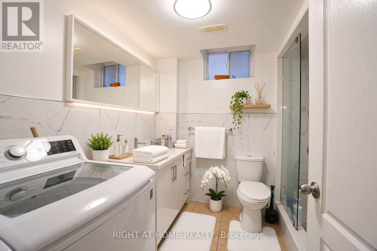 388 Vellore Park Avenue, Vaughan, ON photo 31
