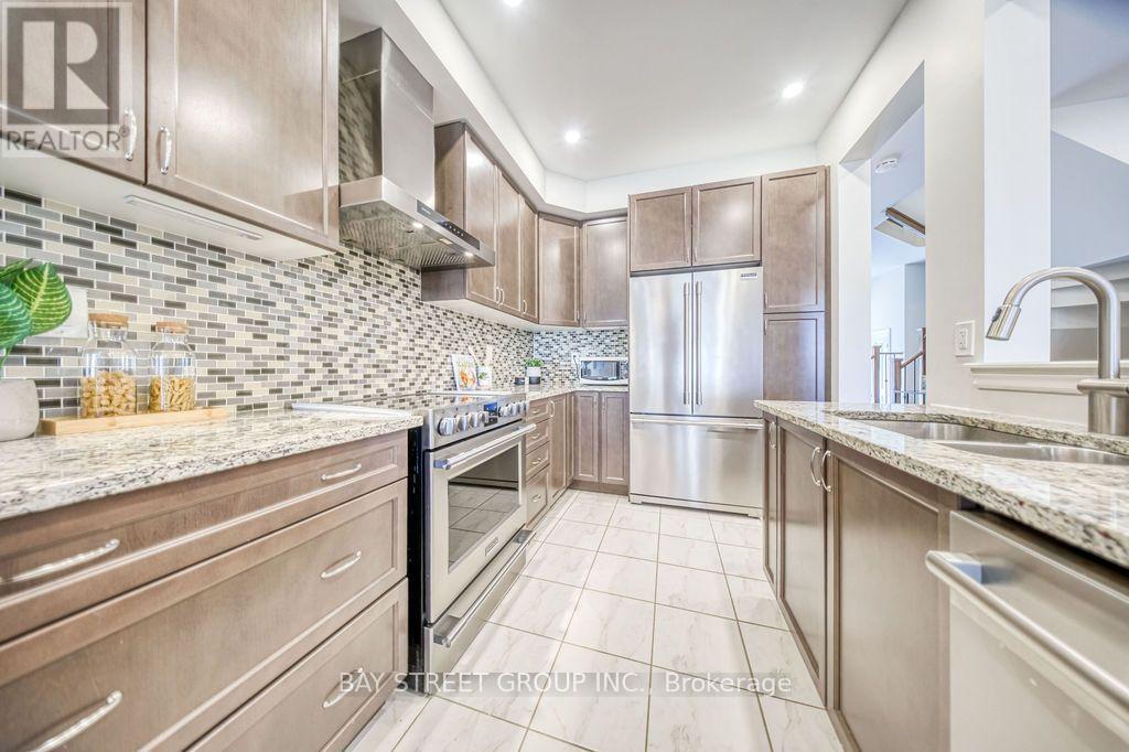 38 Port Arthur Crescent, Richmond Hill, ON photo 11