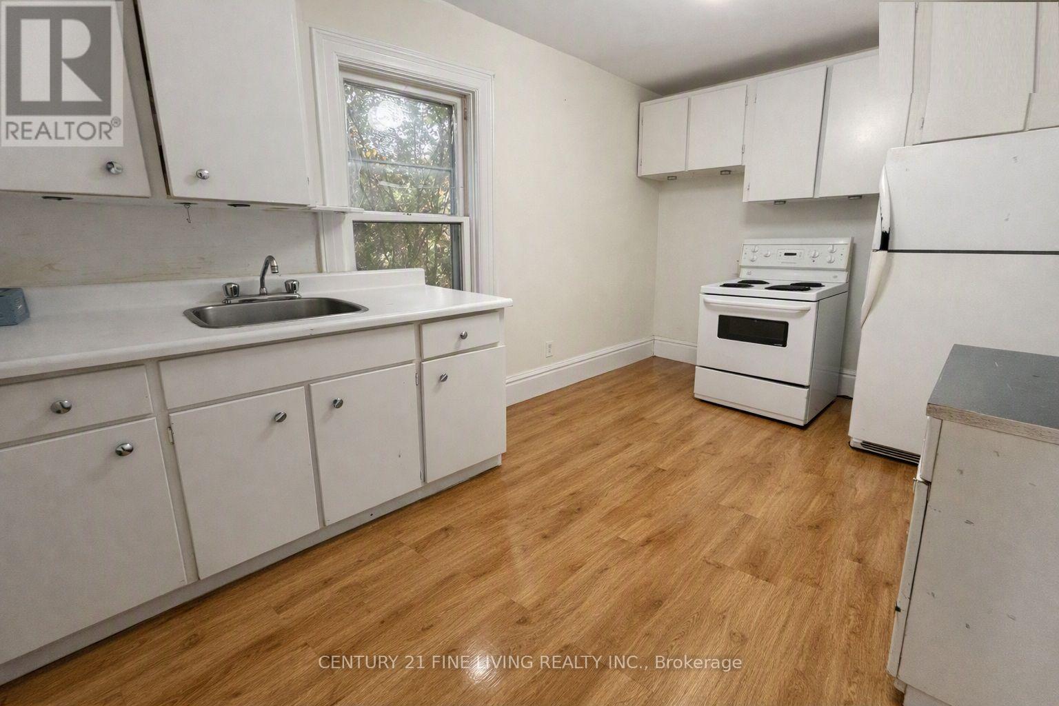 2-146 Bradford Street, Barrie photo 2
