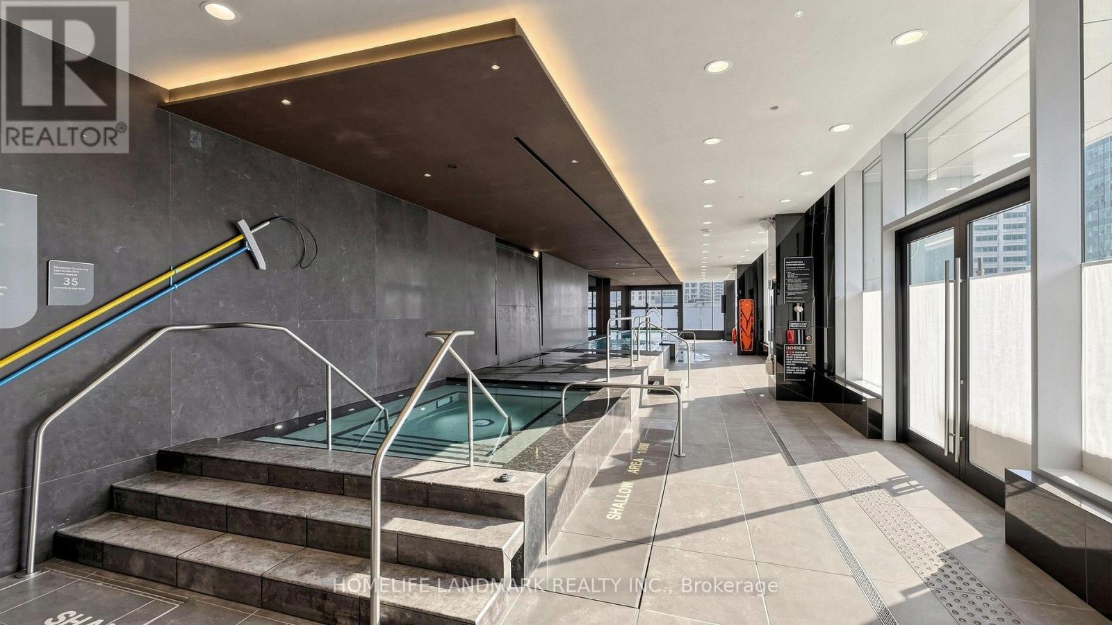 4803- 11 Yorkville Avenue, Toronto, ON photo 37