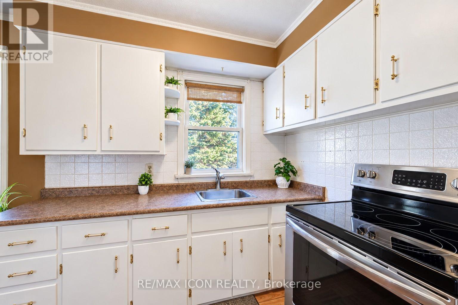 35 PLEASANT AVENUE, Waterloo — photo 10