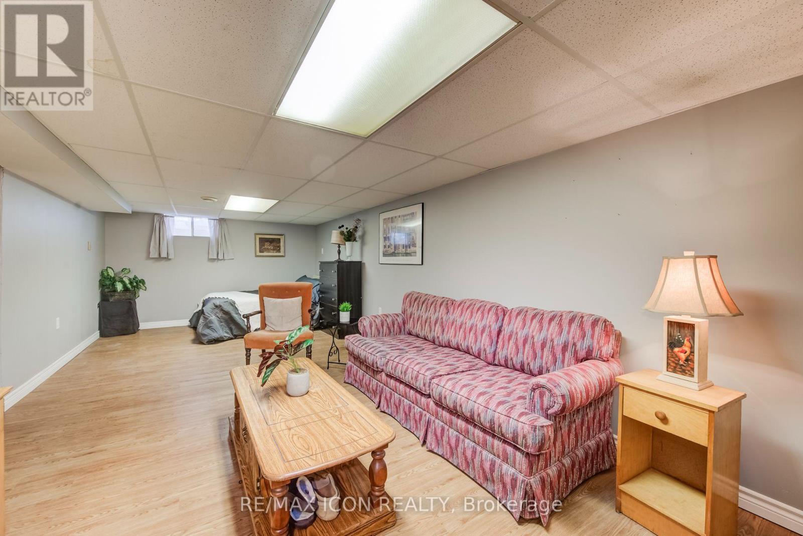 35 Pleasant Avenue, Waterloo, ON photo 28