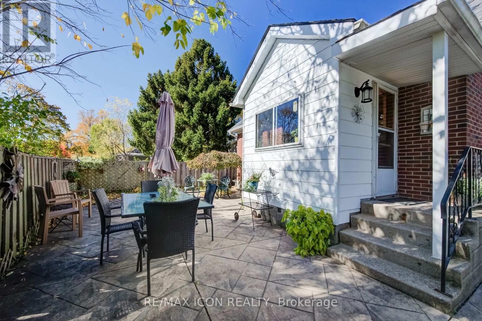 35 Pleasant Avenue, Waterloo, ON photo 34