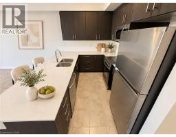 Kitchen - 8 Elite Crescent, Caledonia, ON N3W0L1 Photo 7