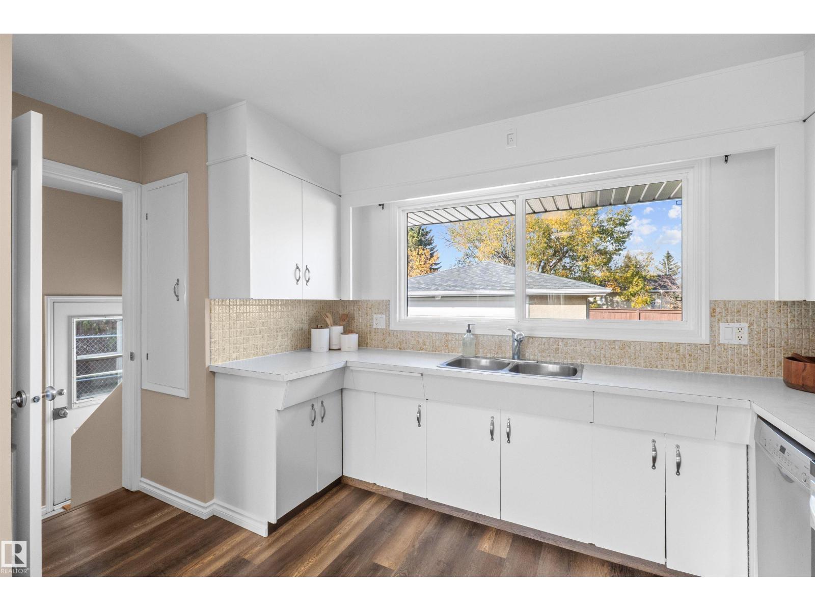 10420 36A AV NW, Edmonton — photo 14