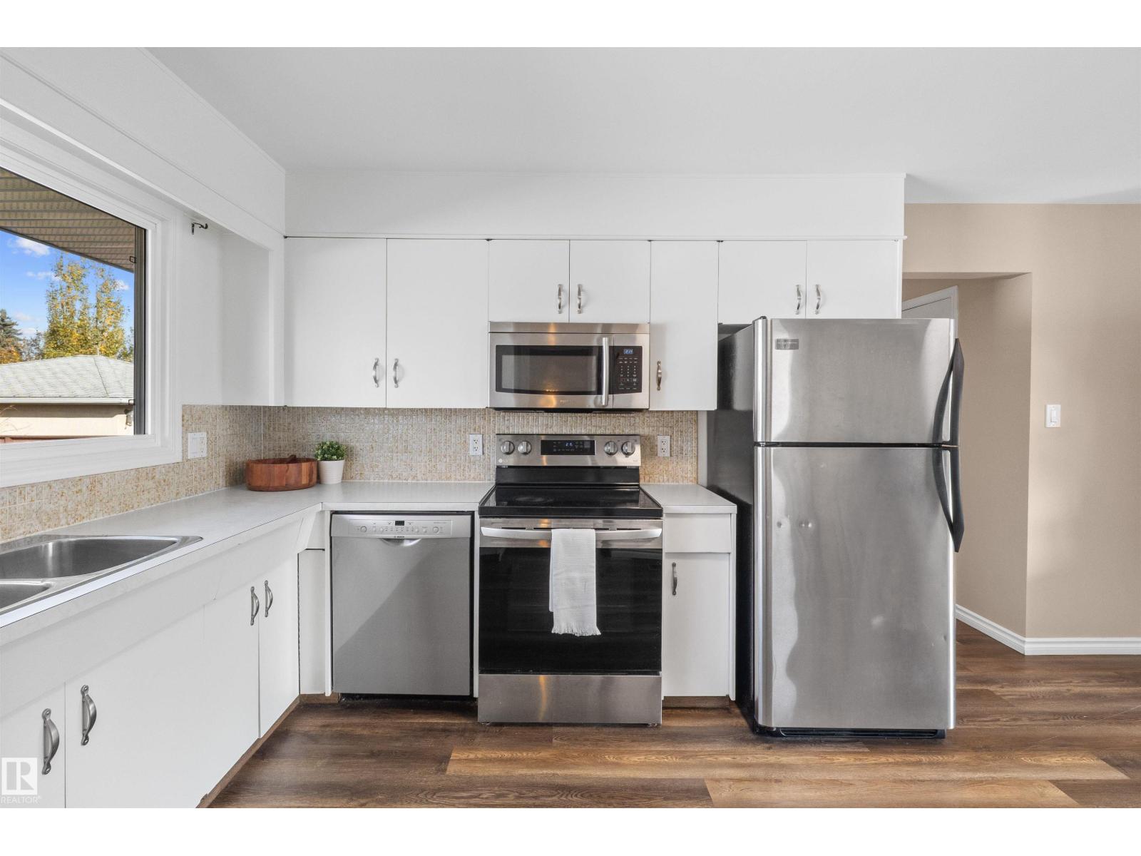 10420 36A AV NW, Edmonton — photo 18