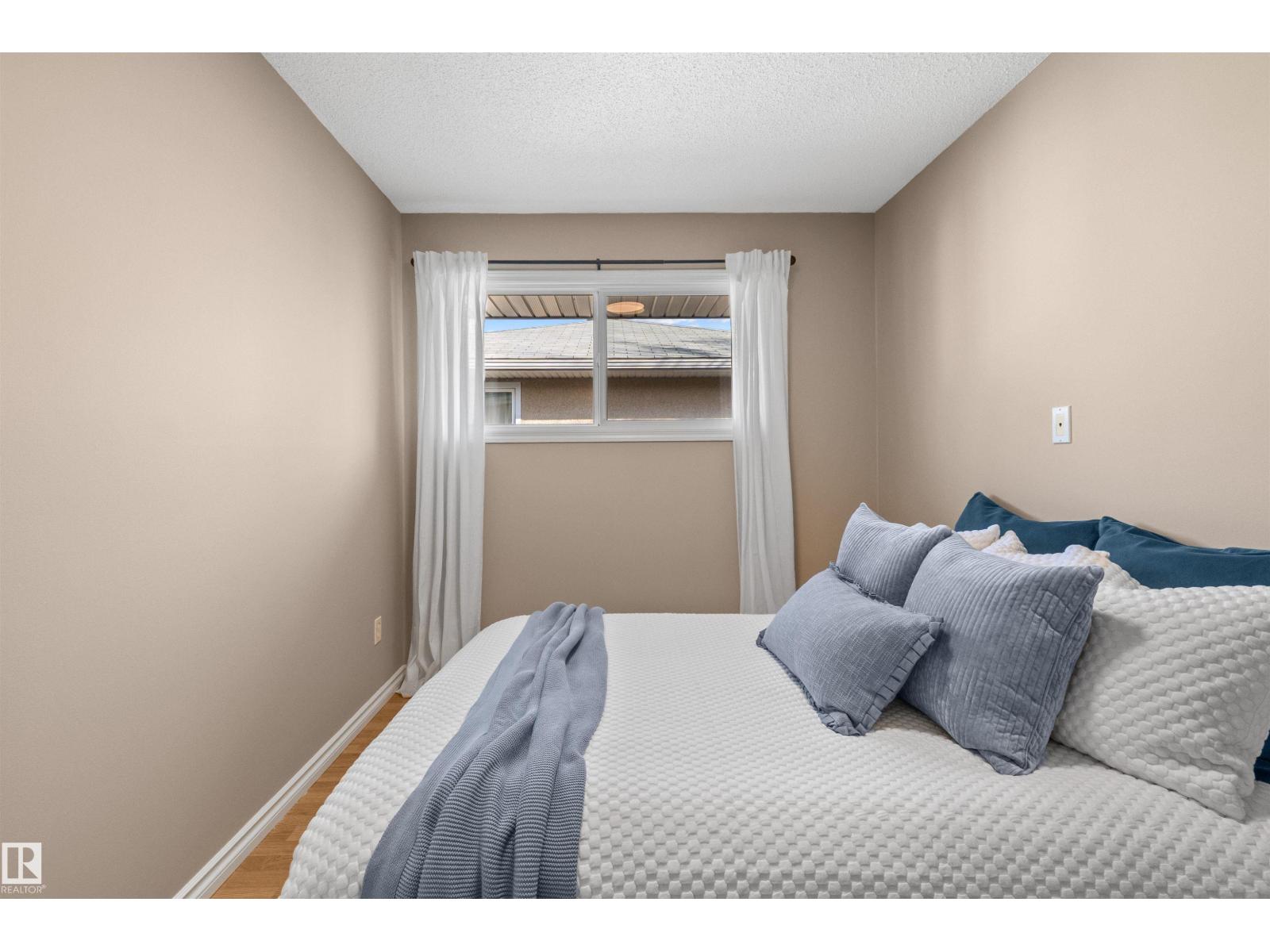 10420 36A AV NW, Edmonton — photo 32