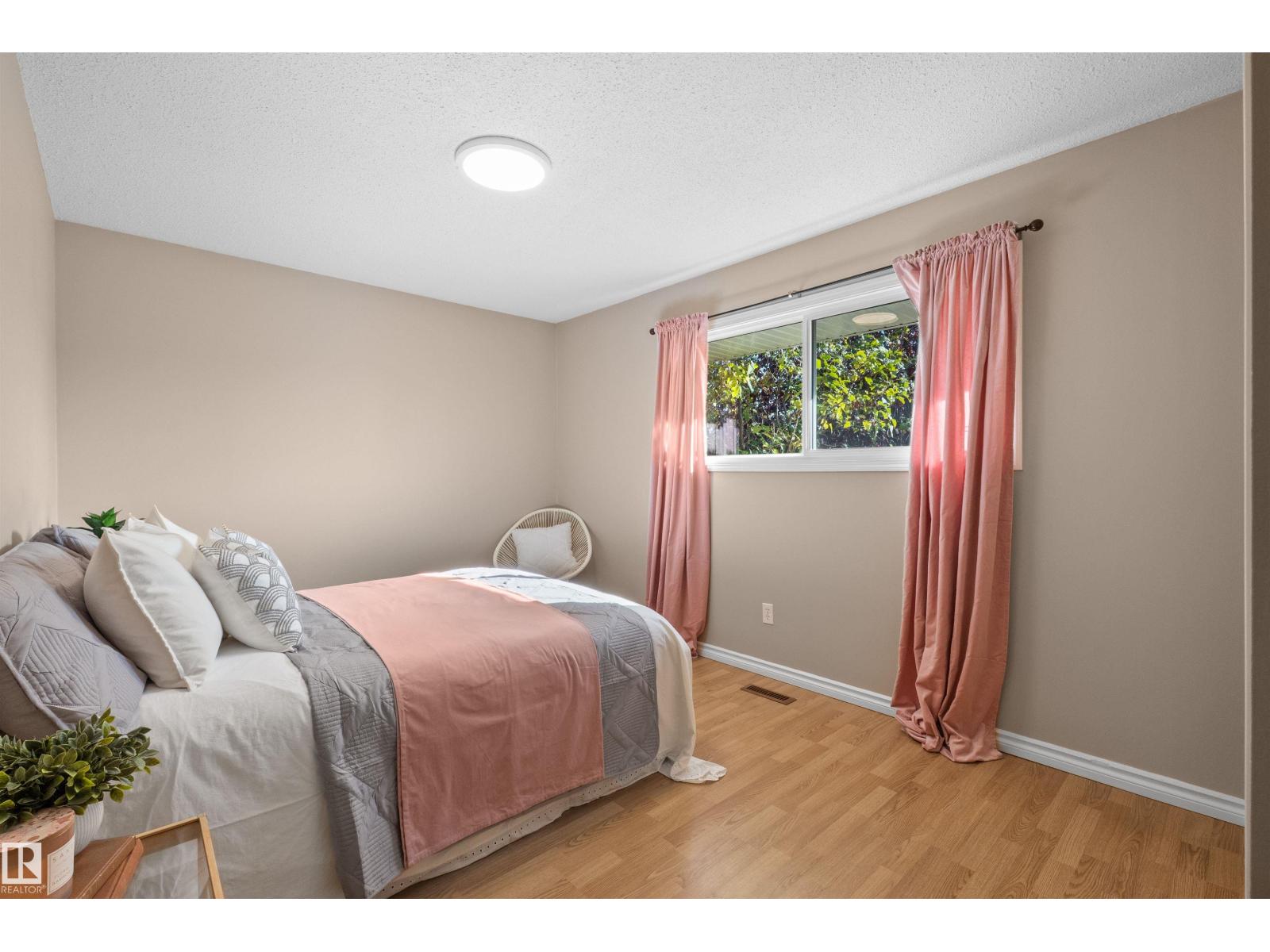 10420 36A AV NW, Edmonton — photo 34