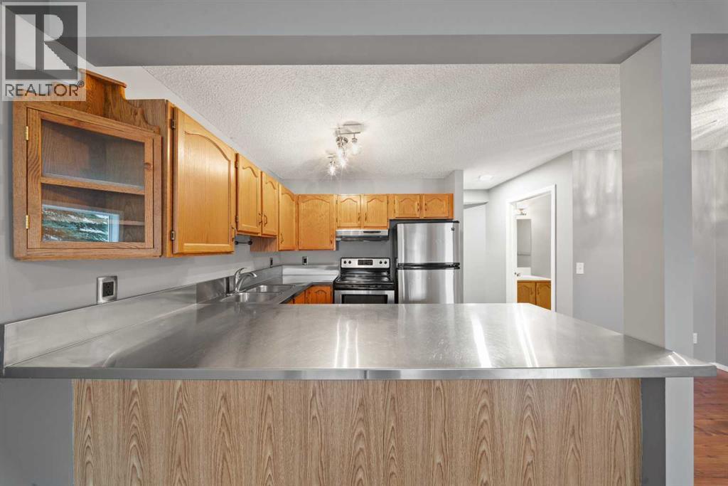 13 Country Hills Rise NW photo 9