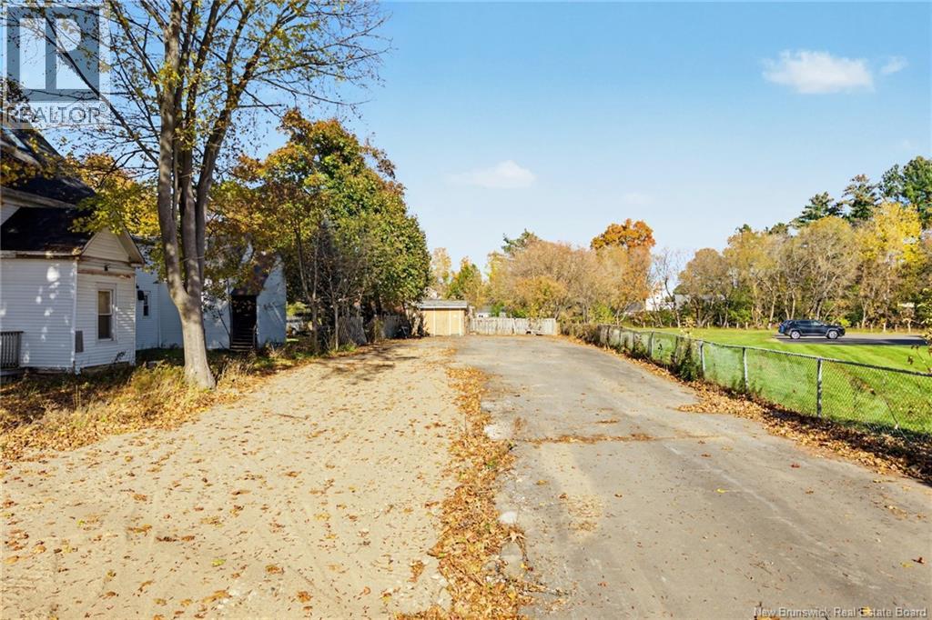 677 Union Street photo 2