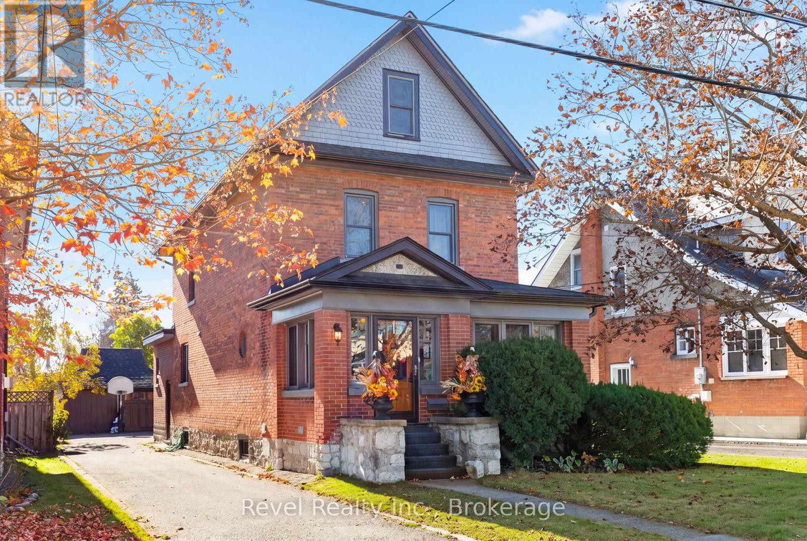 27 Francis Street, Kawartha Lakes, ON photo 3