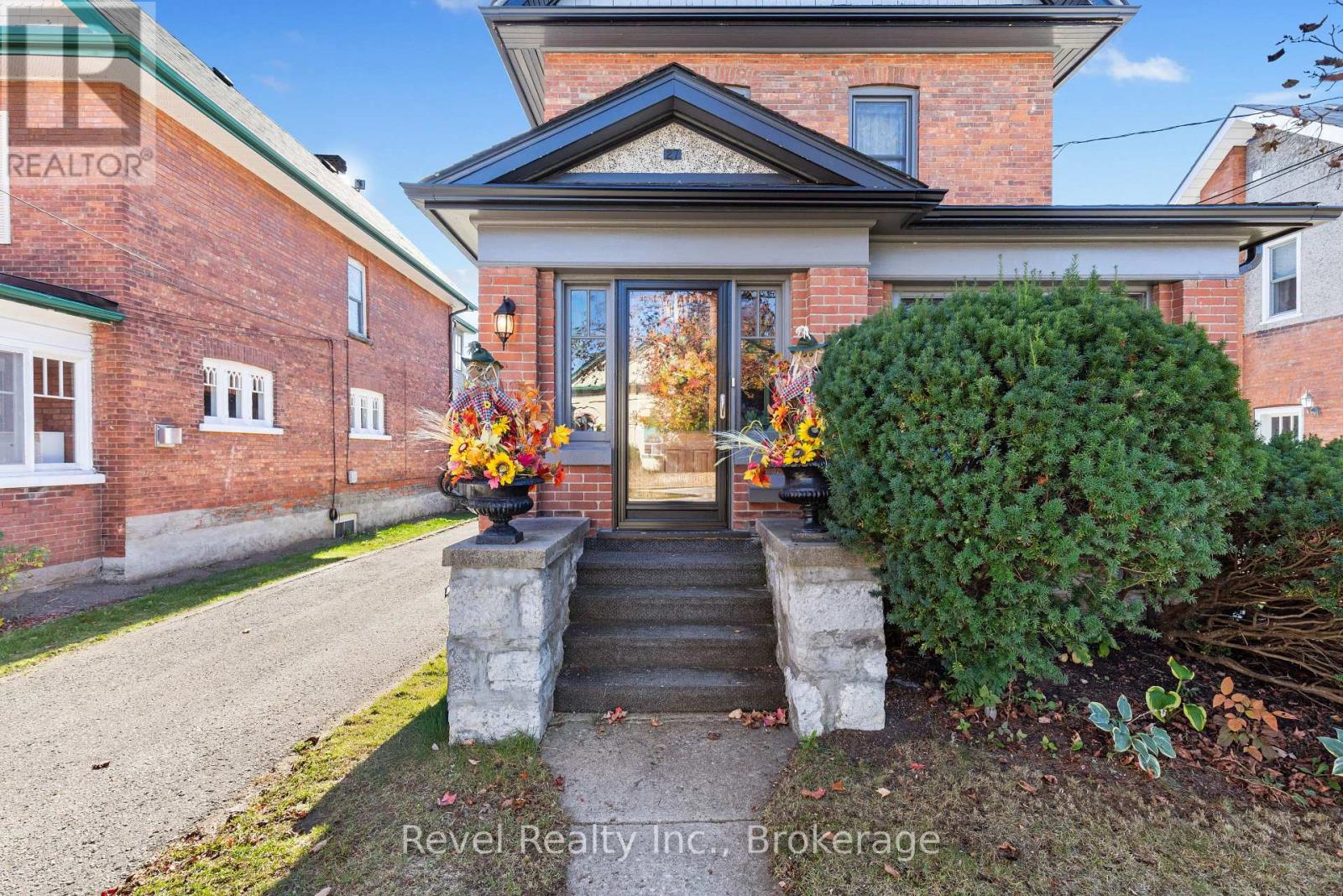 27 Francis Street, Kawartha Lakes, ON photo 4