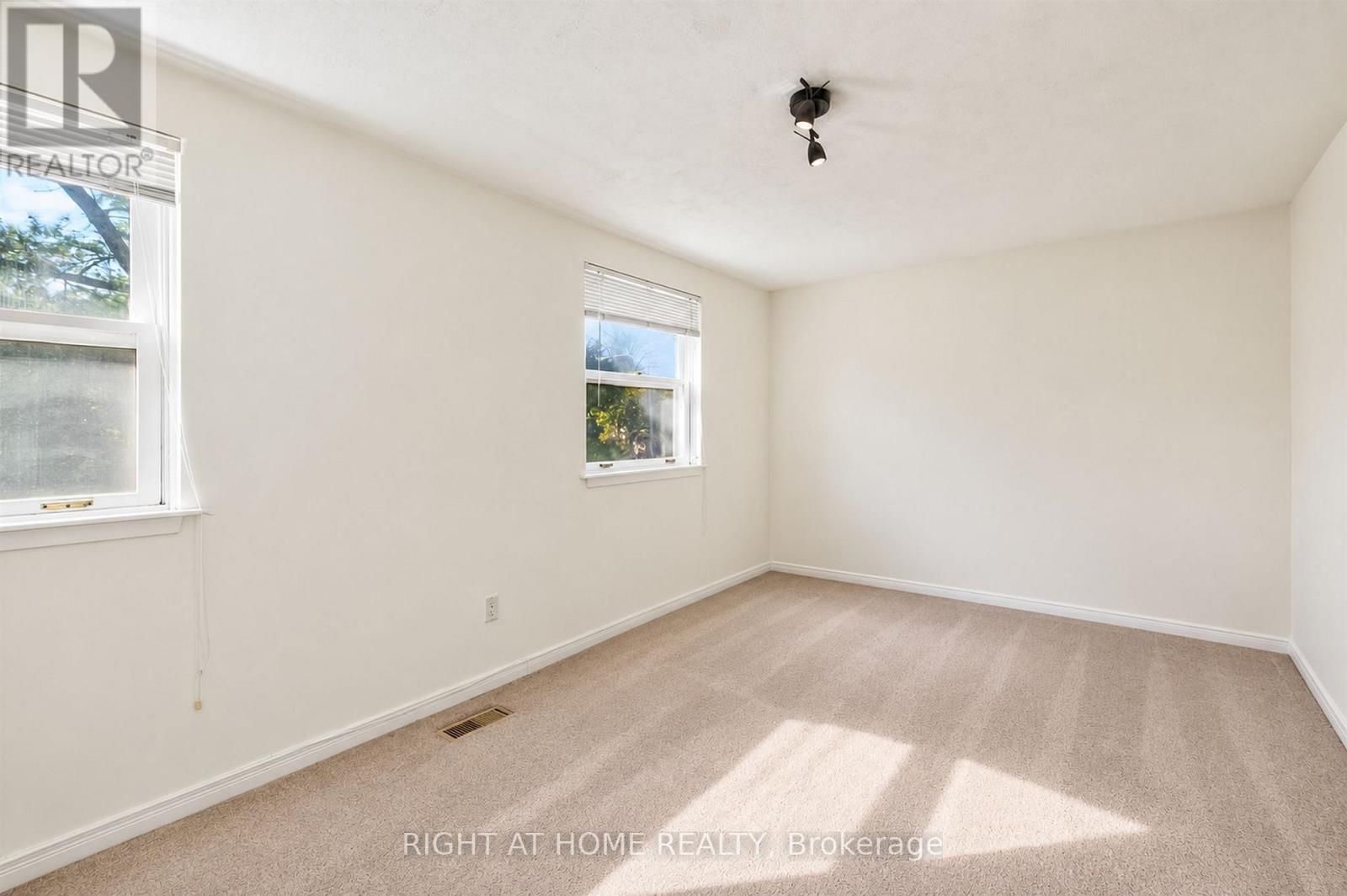 68 Trott Square, Toronto, ON photo 11