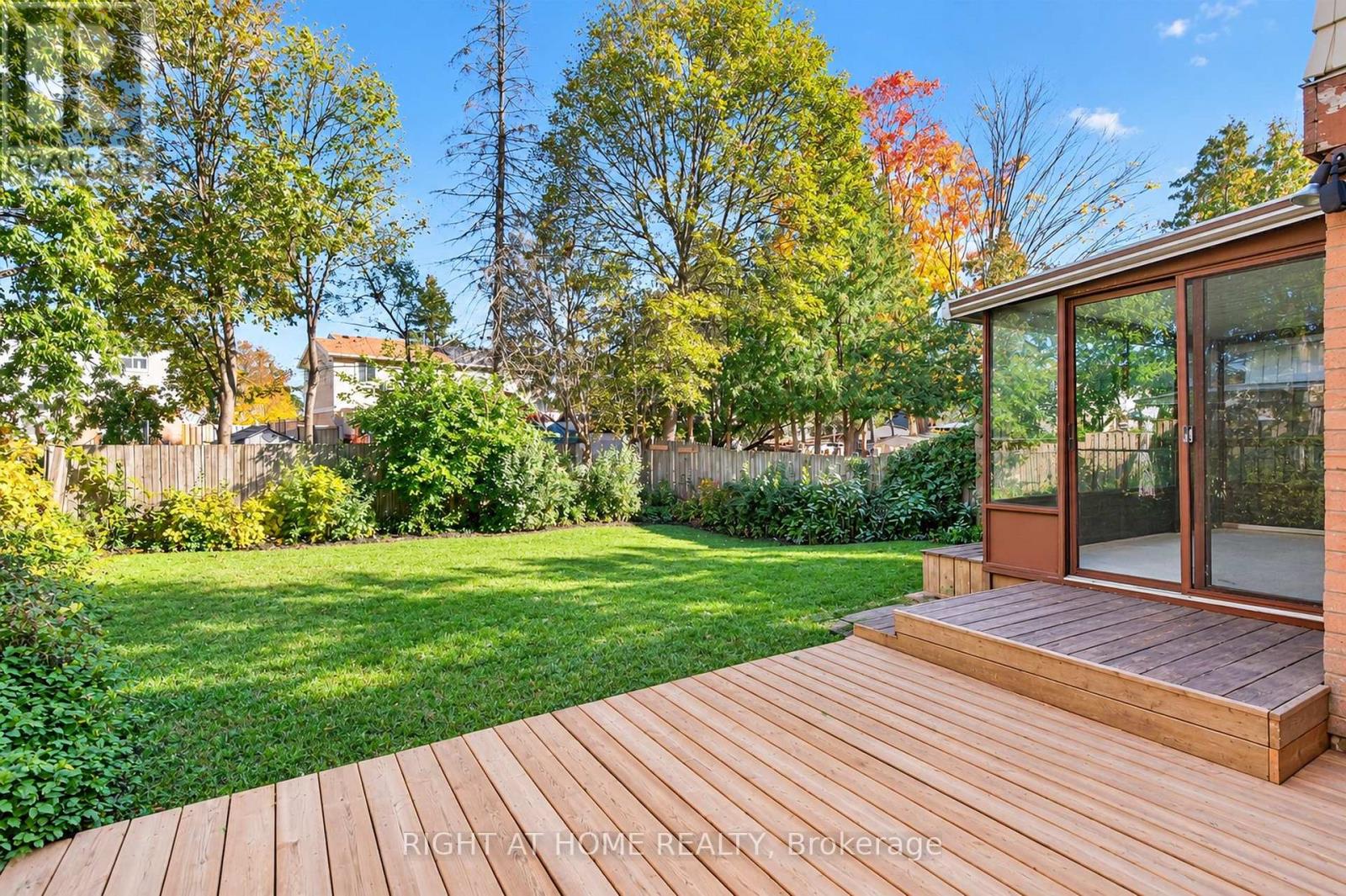 68 Trott Square, Toronto, ON photo 19