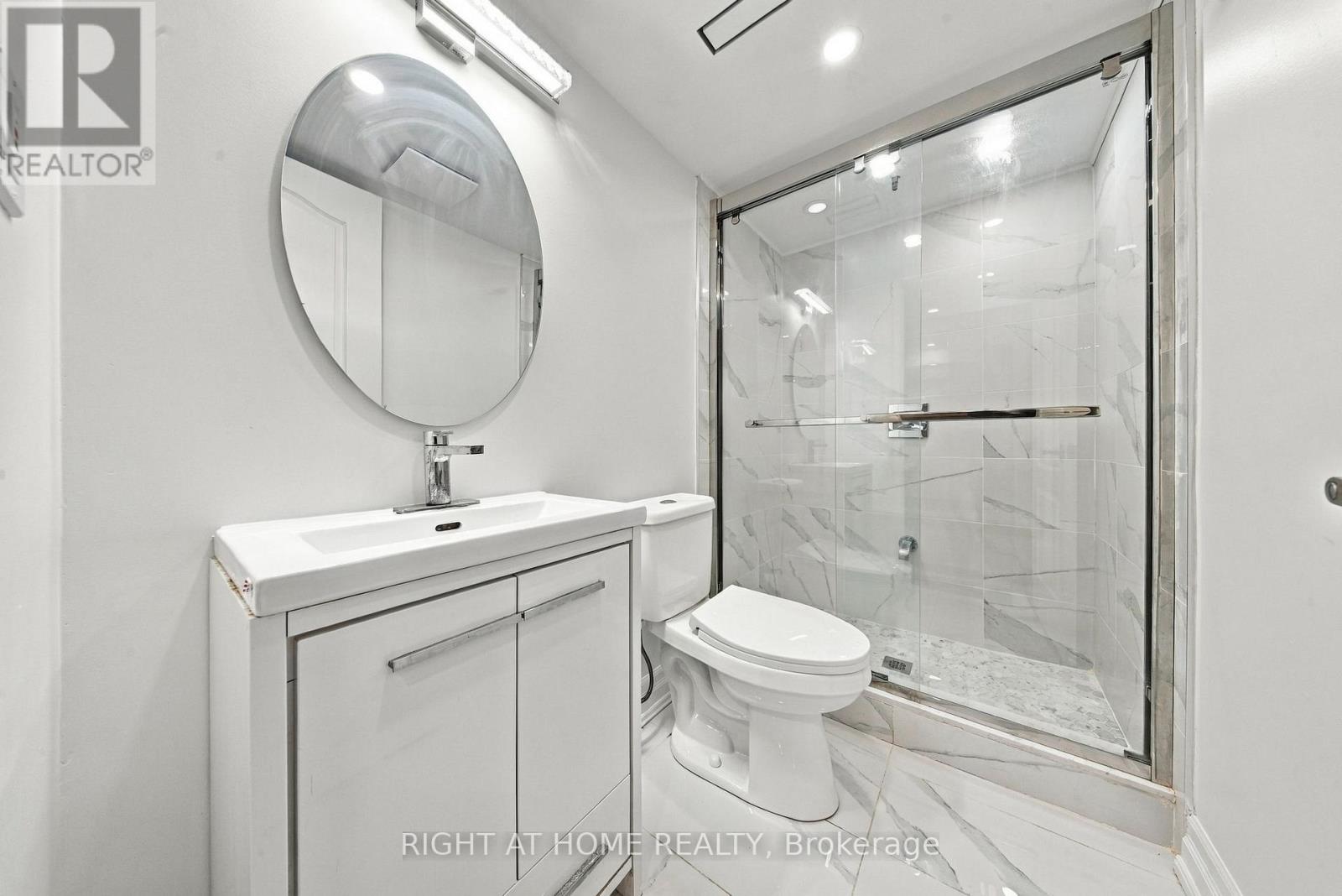 15 Ronald Street, Whitby, ON photo 32