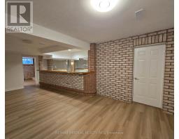 12a Mauro Court, Richmond Hill, ON L4B3J8 Photo 8