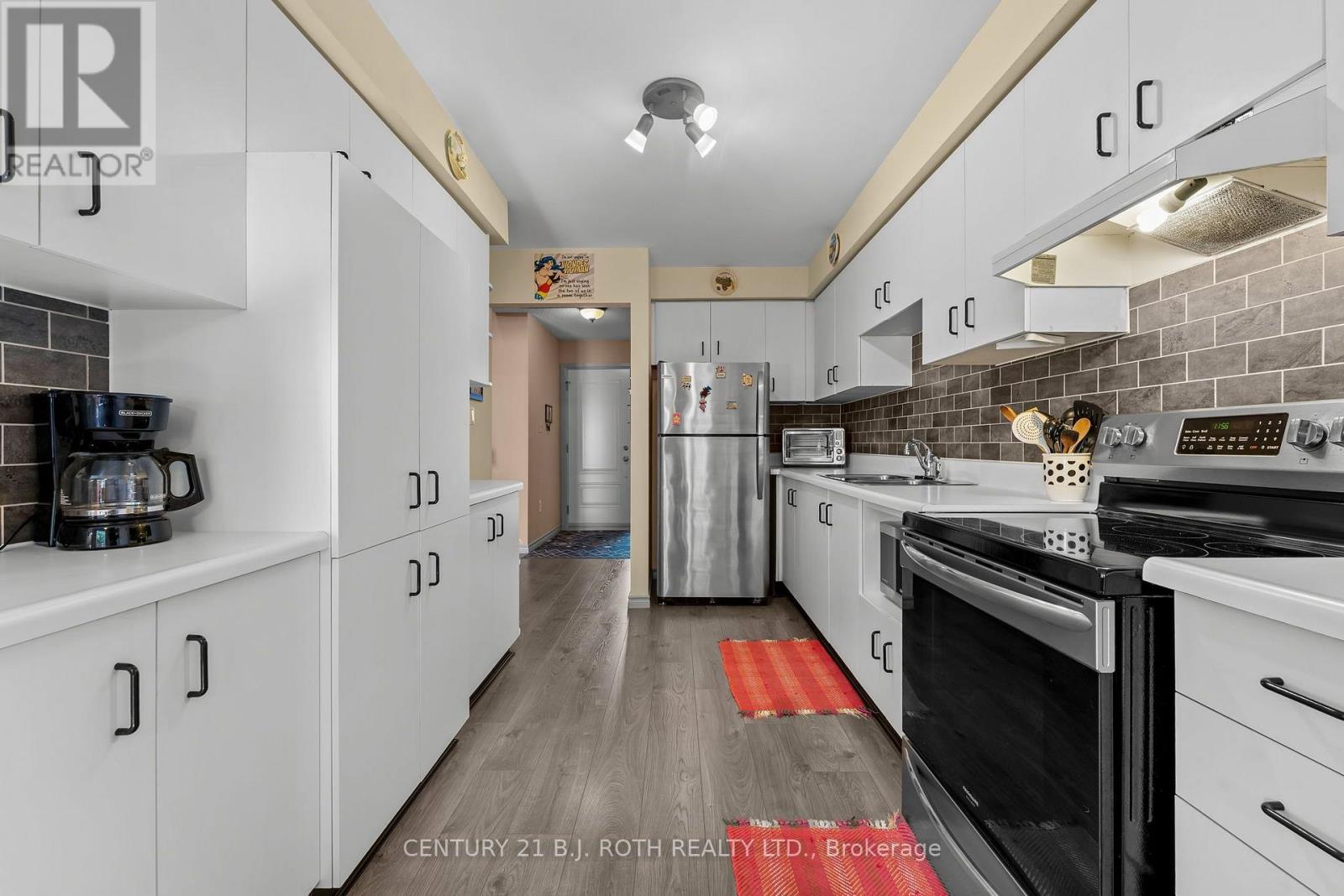 74 Ritva Court East, Richmond Hill, ON photo 9