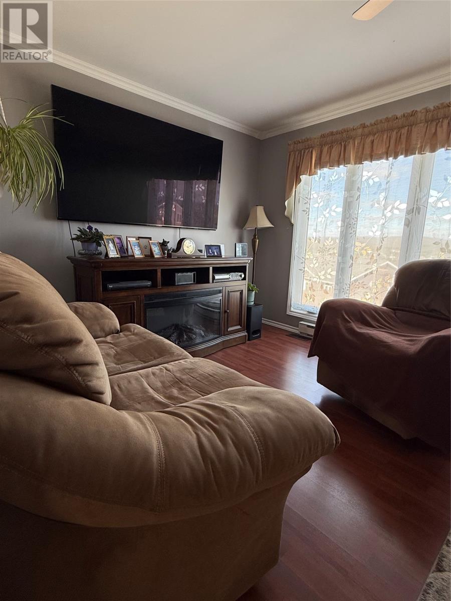 Photo 15 of 28