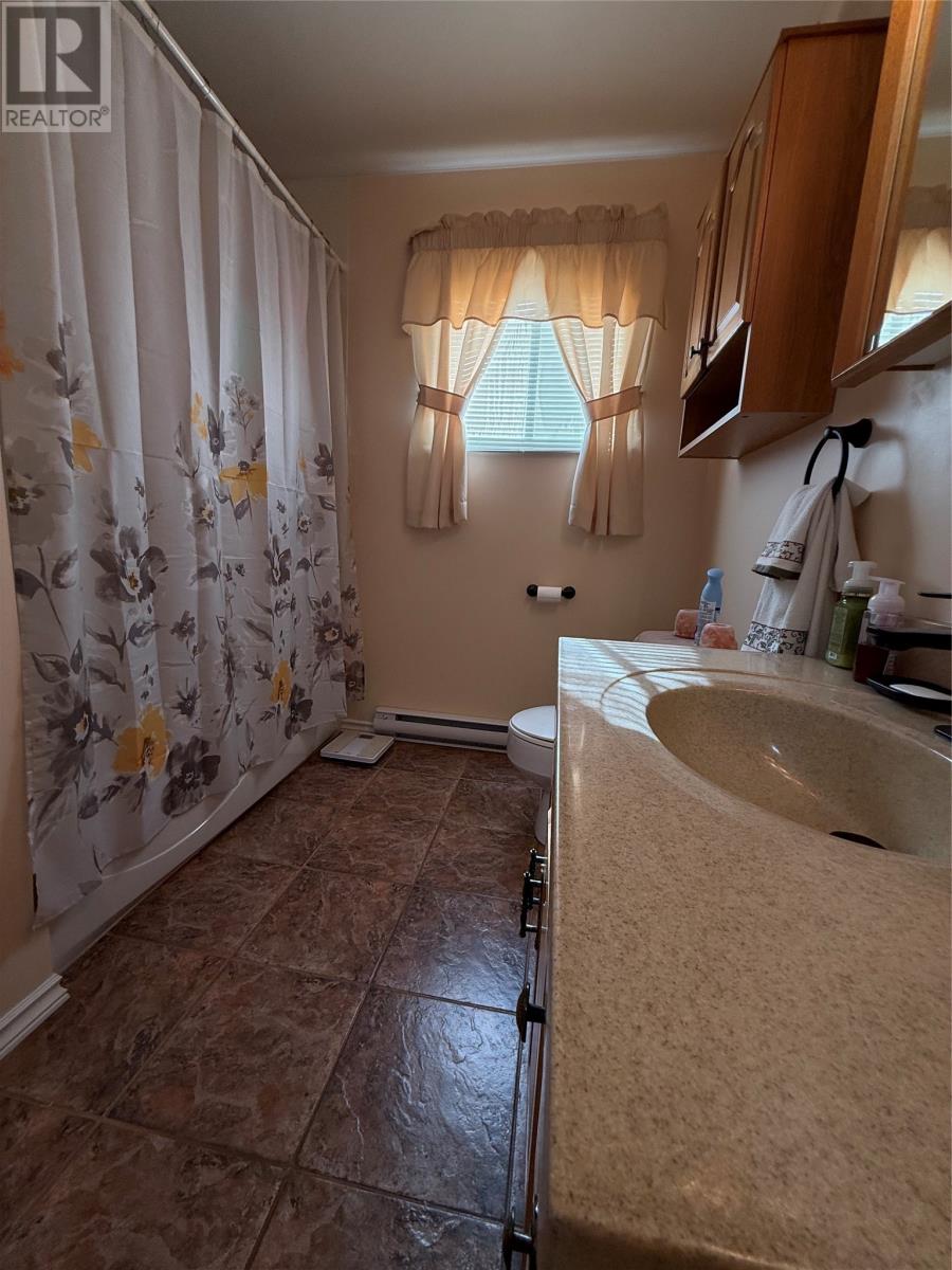 Photo 7 of 28