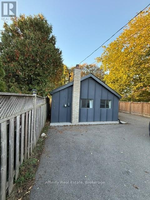 Photo of 121 Paisley Boulevard