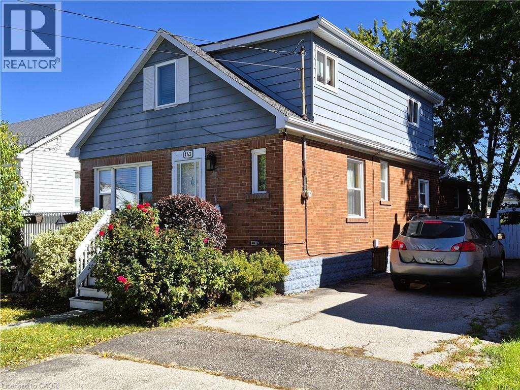 143 WALTER Avenue S - 1