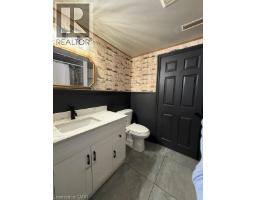 121 Paisley Boulevard E, Mississauga, ON L5A1P6 Photo 13