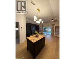 Dining room - 121 Paisley Boulevard E, Mississauga, ON L5A1P6 Photo 8