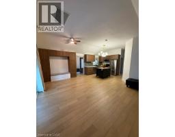 Primary Bedroom - 121 Paisley Boulevard E, Mississauga, ON L5A1P6 Photo 6