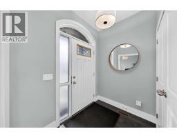 4pc Bathroom - 416 37 Avenue Nw, Calgary, AB T2K0C5 Photo 6
