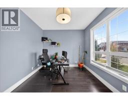Bedroom - 416 37 Avenue Nw, Calgary, AB T2K0C5 Photo 9