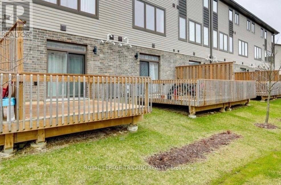 2070 Meadowgate Unit 102 photo 4