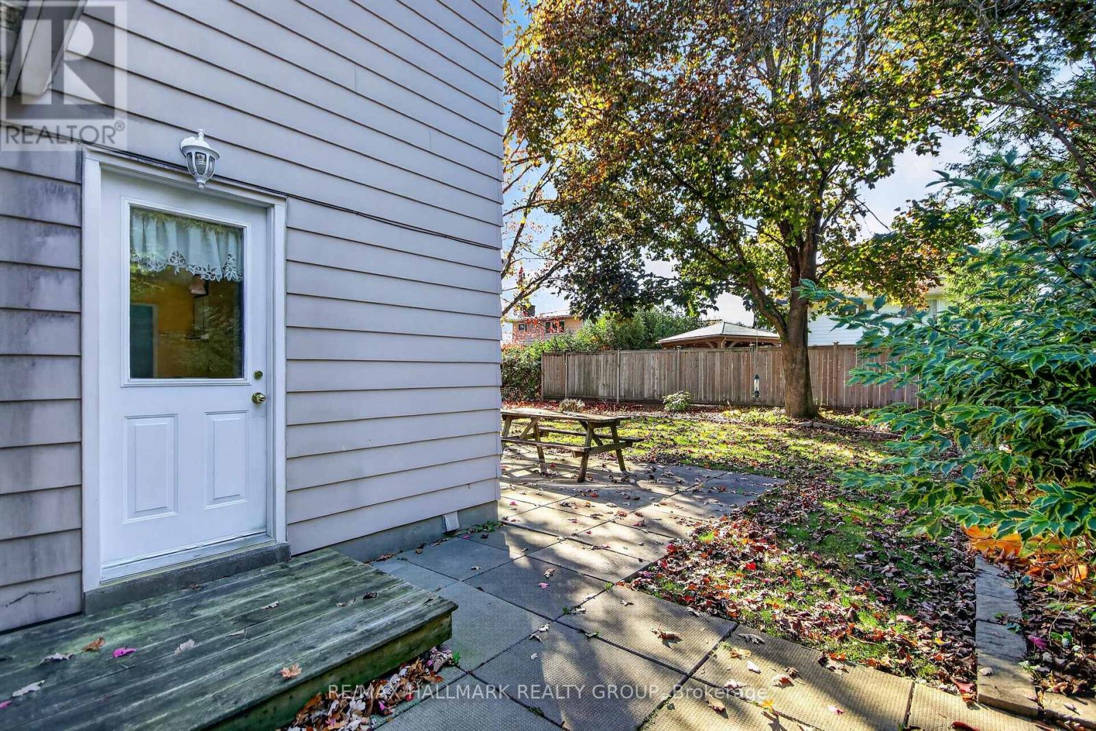 8 BURNVIEW CRESCENT - 13