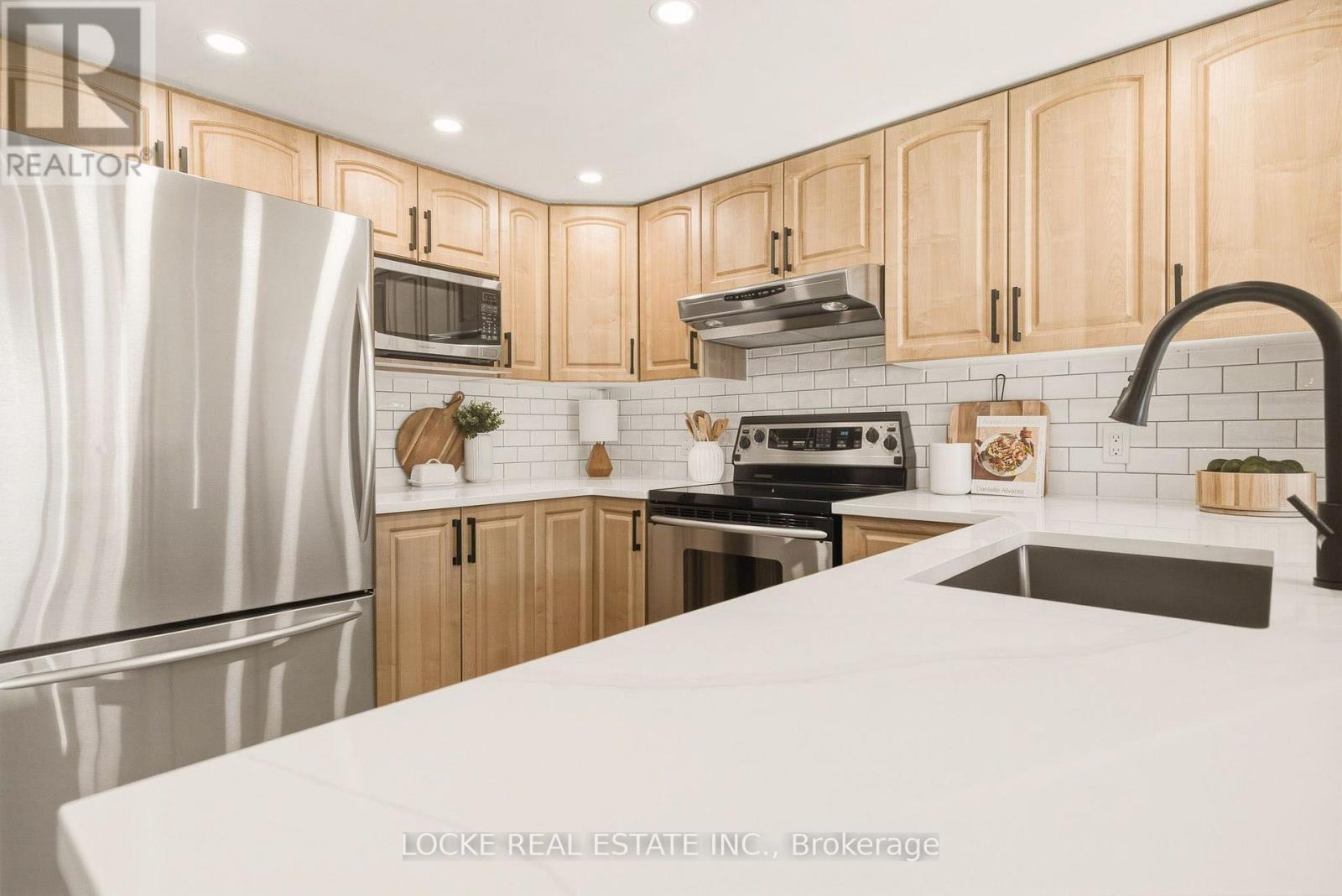 2174 SATURN CRESCENT - 16